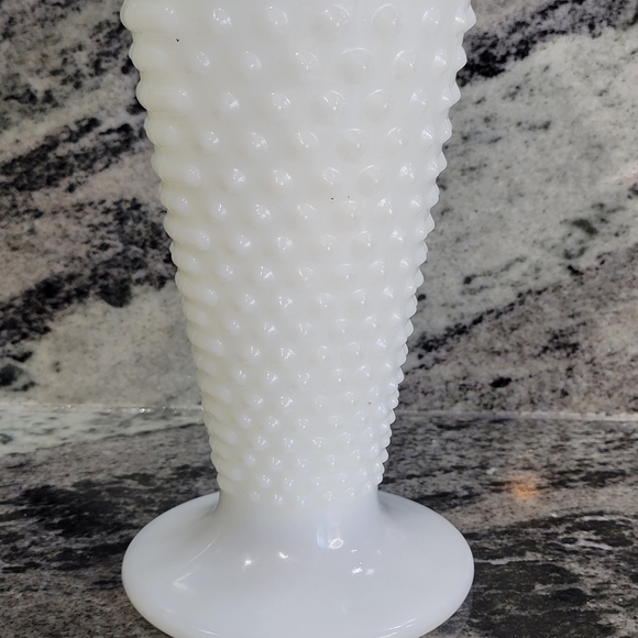 🌵Large Vintage Milk Glass Vase Good Condition - Picture 6 of 7